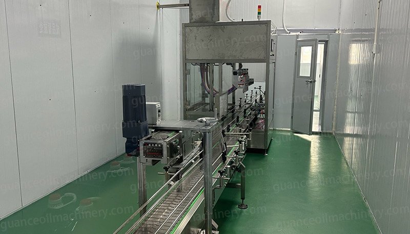 Automatic Bottling Of Finished Oil